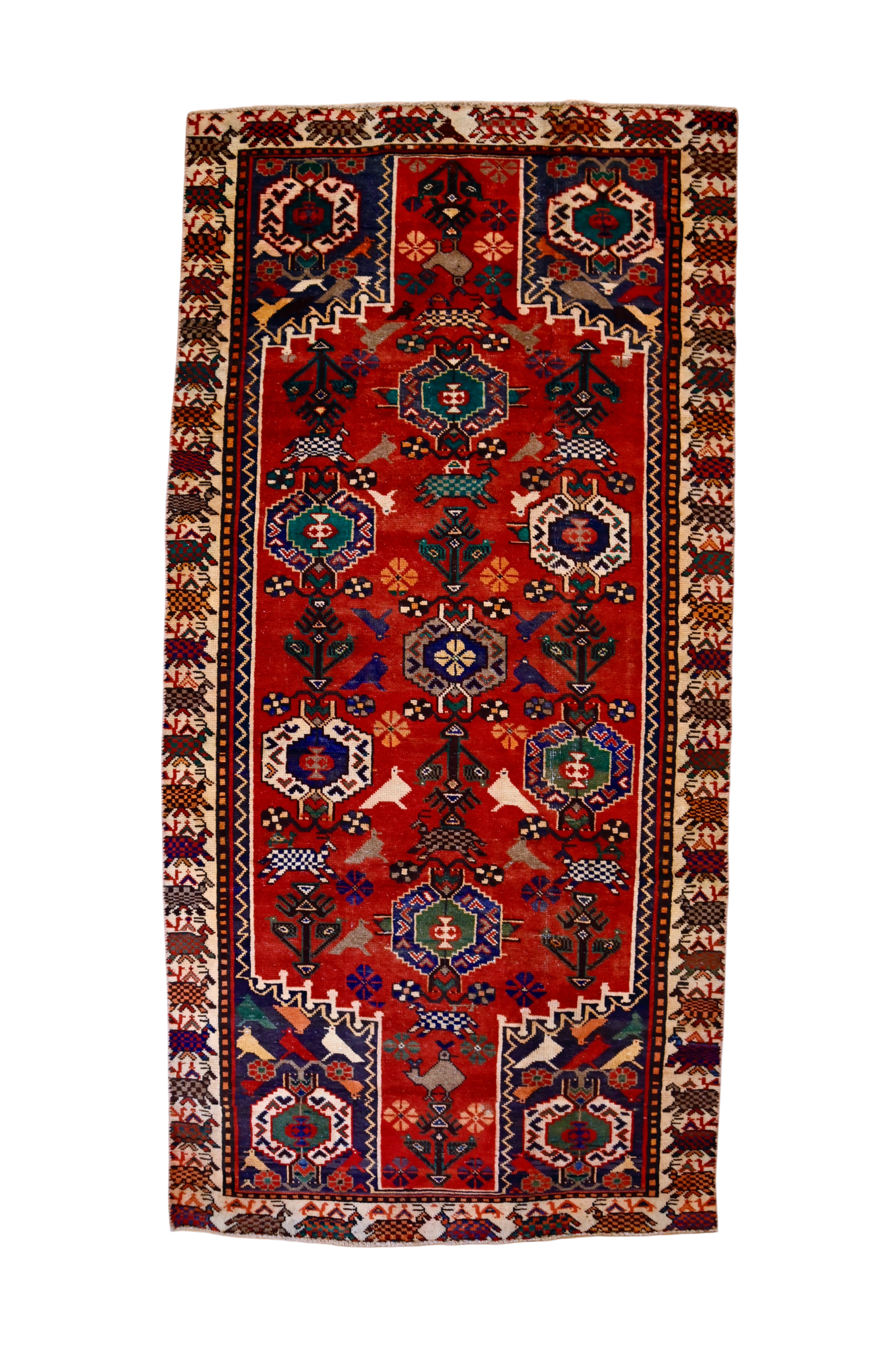 Qashqai Animal Motif Rug | 4'6" x 9'5" | c. 1950s–1960s