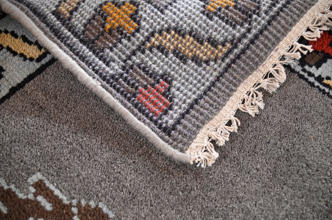 Lion Pictorial Rug | 4' x 6'2" | c. 1960s–1980s