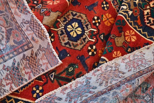 Qashqai Animal Motif Rug | 4'6" x 9'5" | c. 1950s–1960s