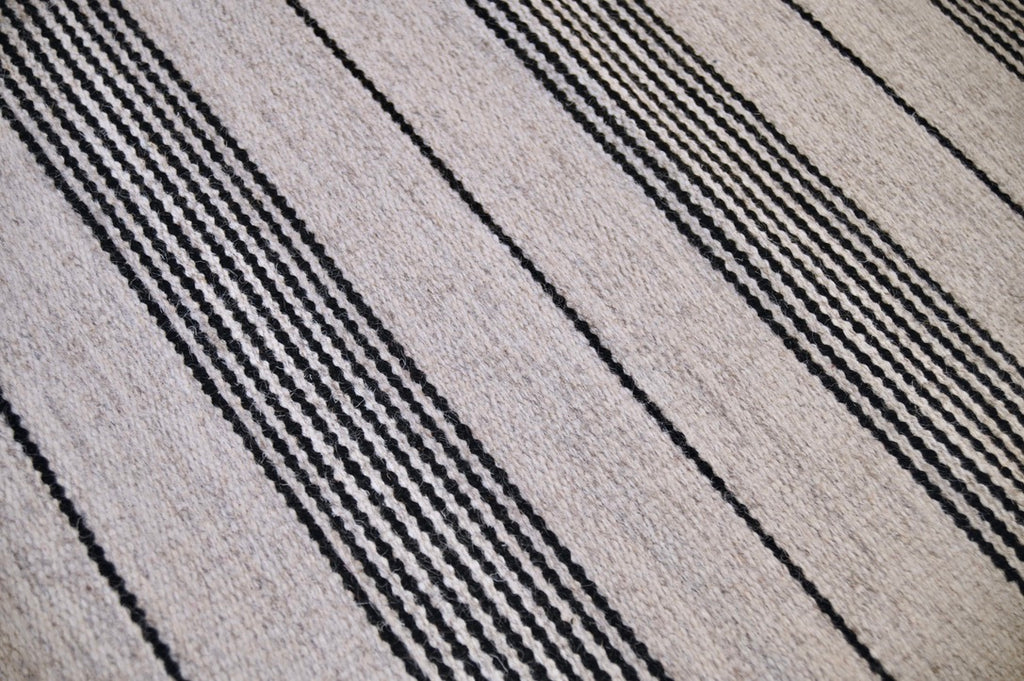 Modern Minimalist Striped Flatweave | 2'4" x 4'7" | Contemporary