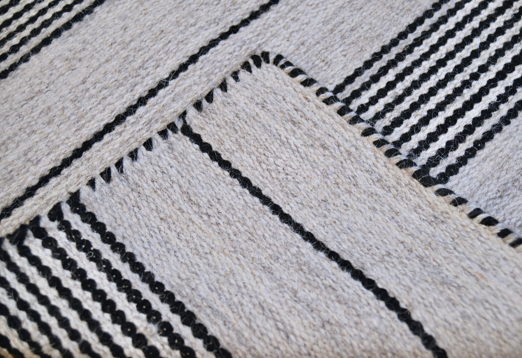 Modern Minimalist Striped Flatweave | 2'4" x 4'7" | Contemporary