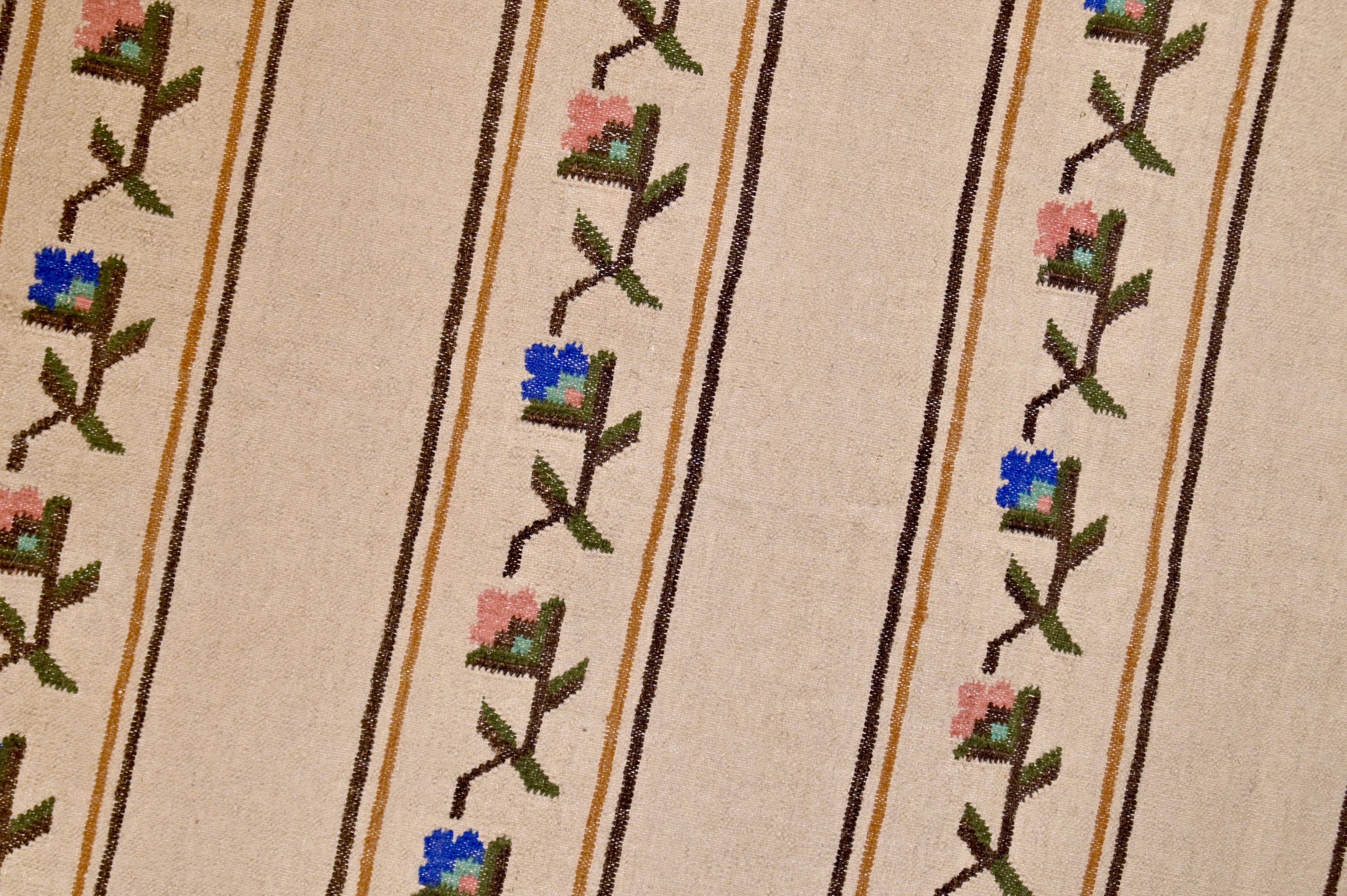 Floral Chain Kilim | 5'1" × 7'9" | c. 1960s–1970s