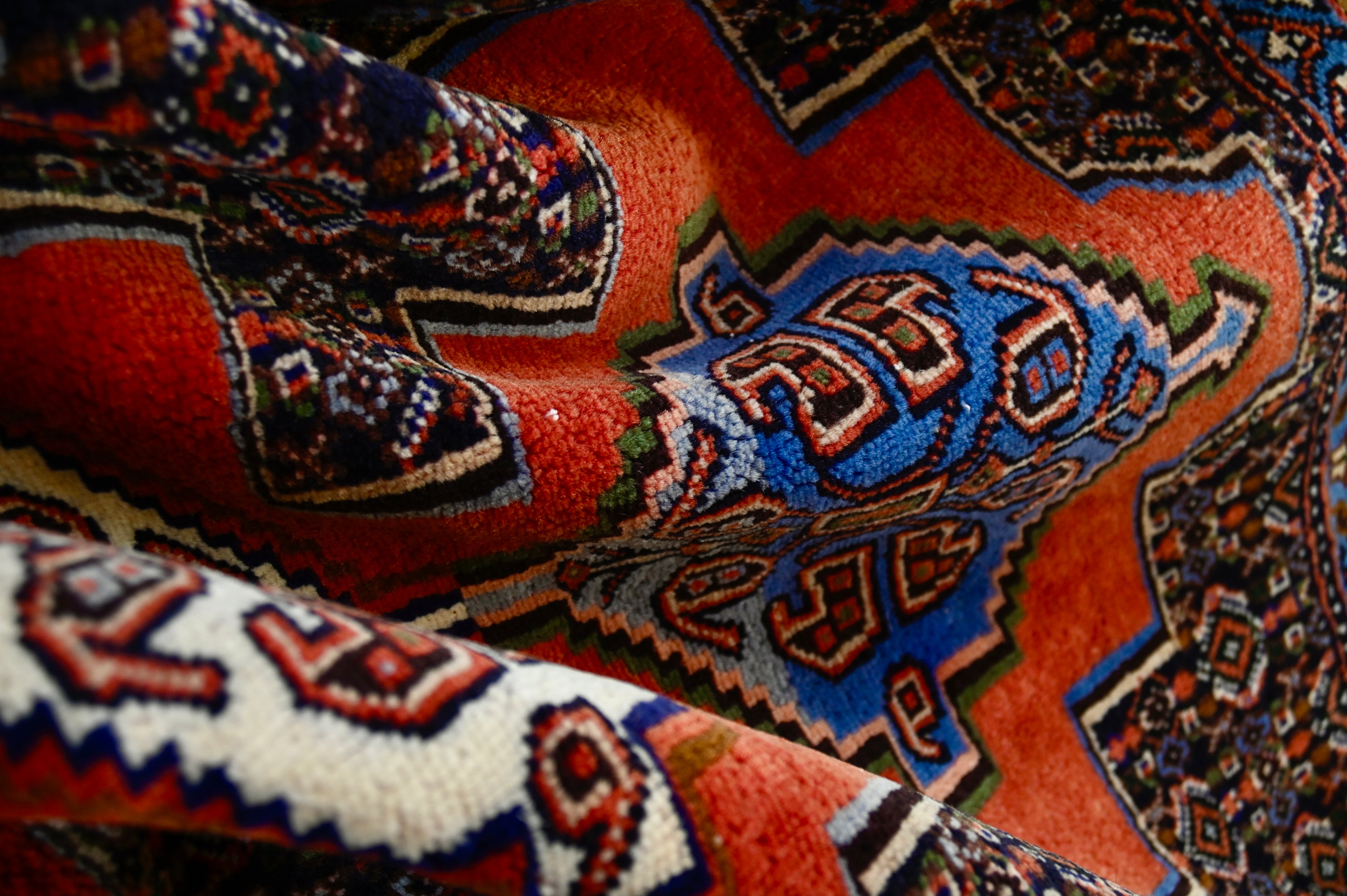 Hamadan Tribal Rug | 2'5" x 3'3" | c. 1950s–1960s