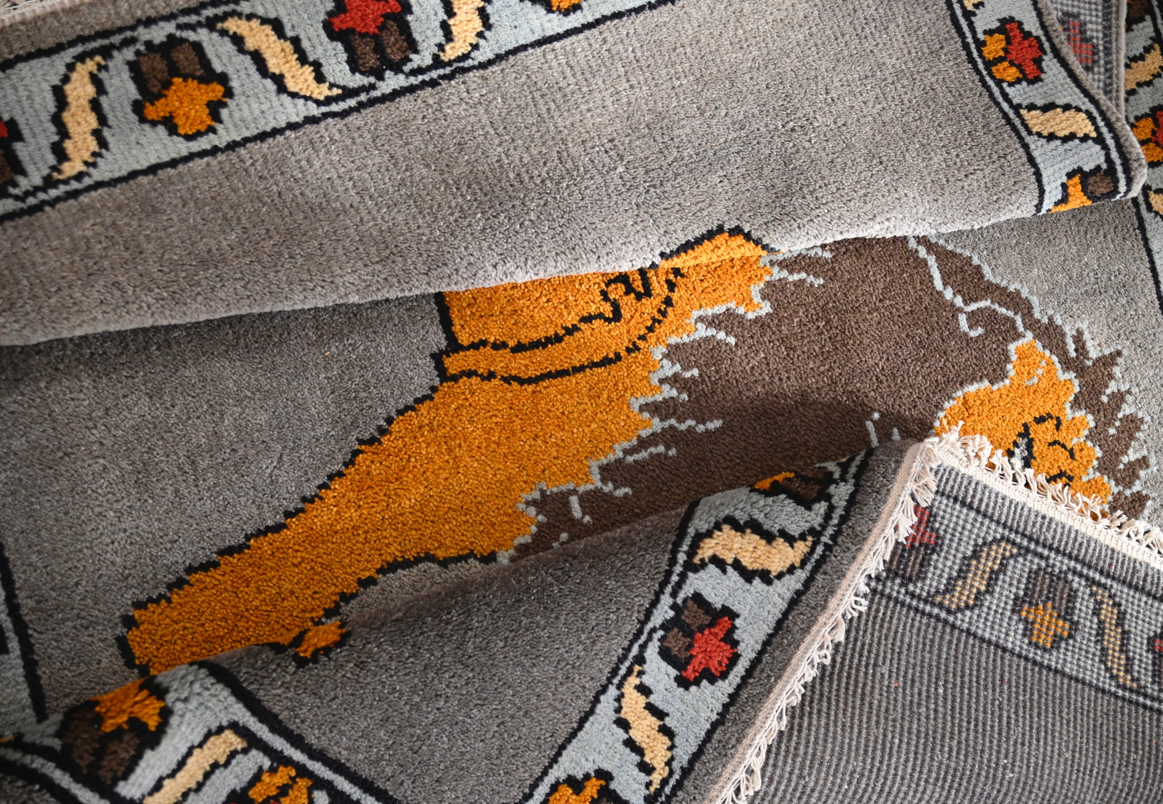 Lion Pictorial Rug | 4' x 6'2" | c. 1960s–1980s