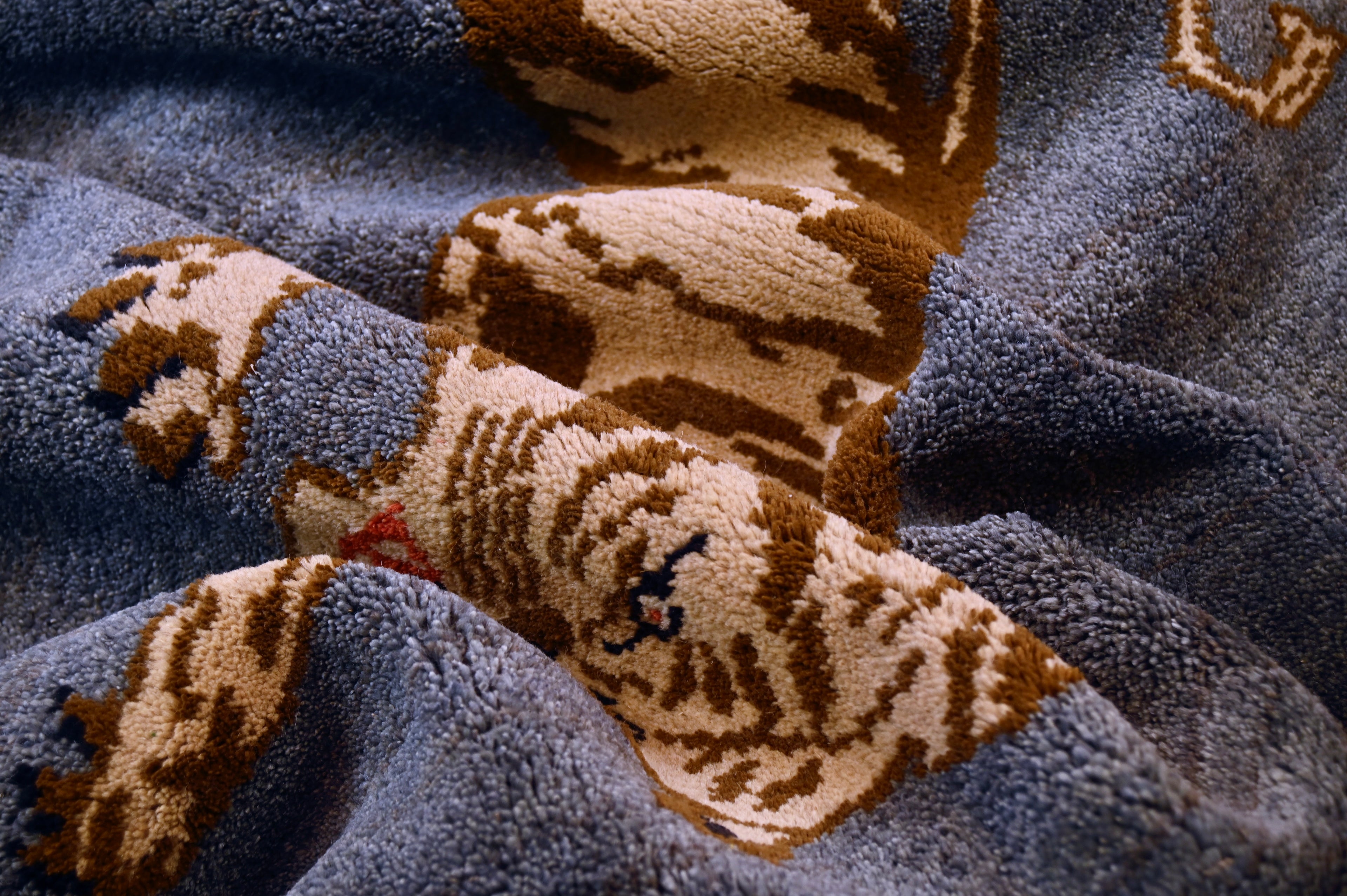 Zeki Müren Pictorial Rug | 3'11" x 4' | c. 1950s