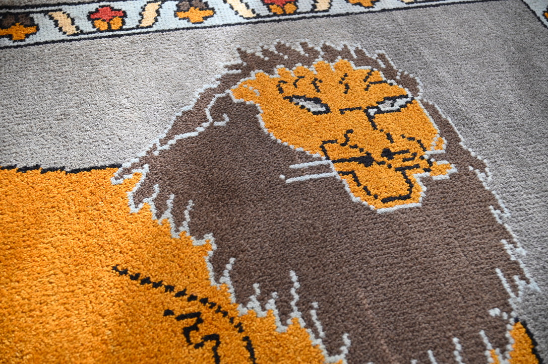 Lion Pictorial Rug | 4' x 6'2" | c. 1960s–1980s