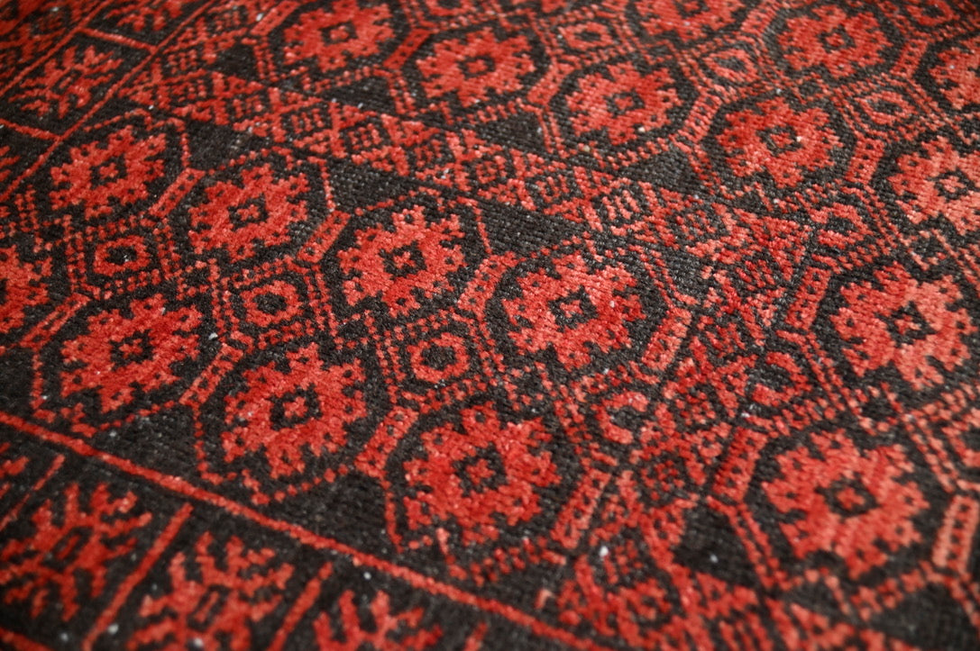 Antique Baluch Prayer Rug | 2'10" x 4'10" | c. 1920–1940